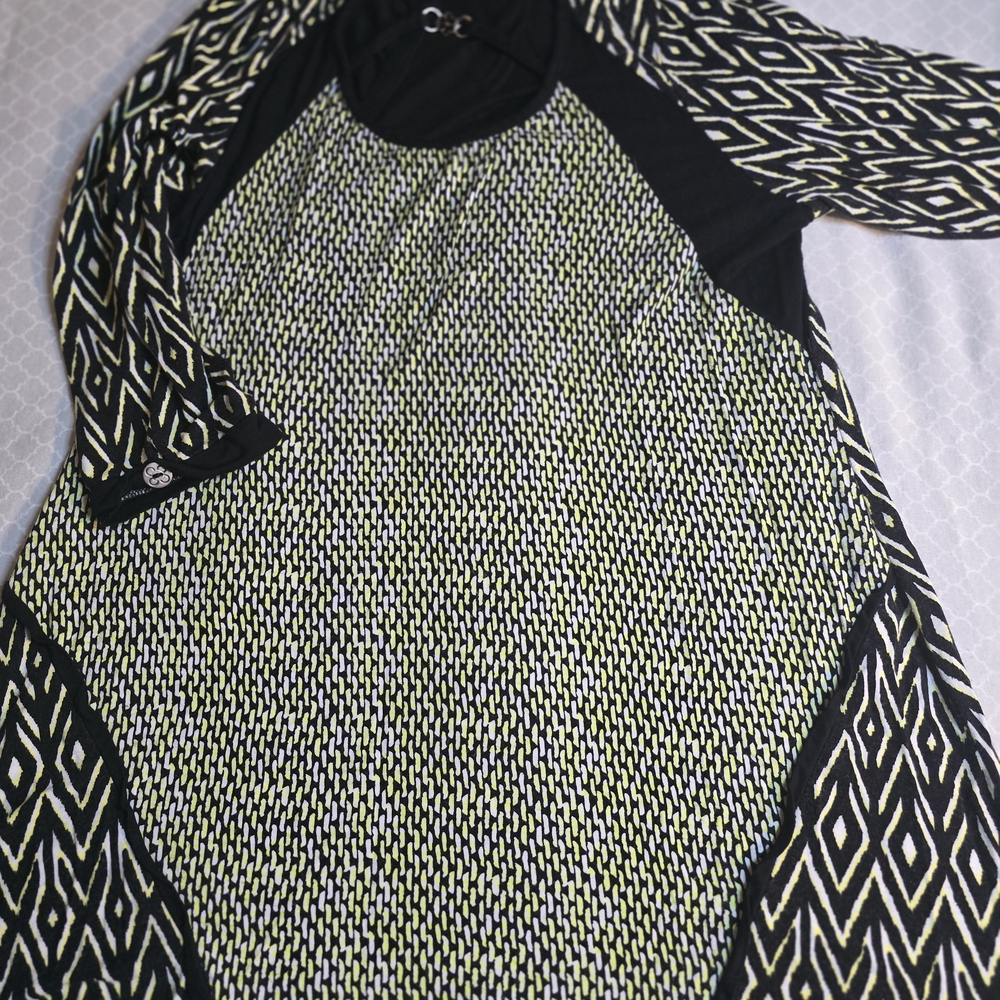 Stylish Black and Green Women's Tunic